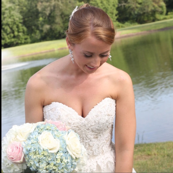 Meet your Posher, Courtney - Picture 1 of 1
